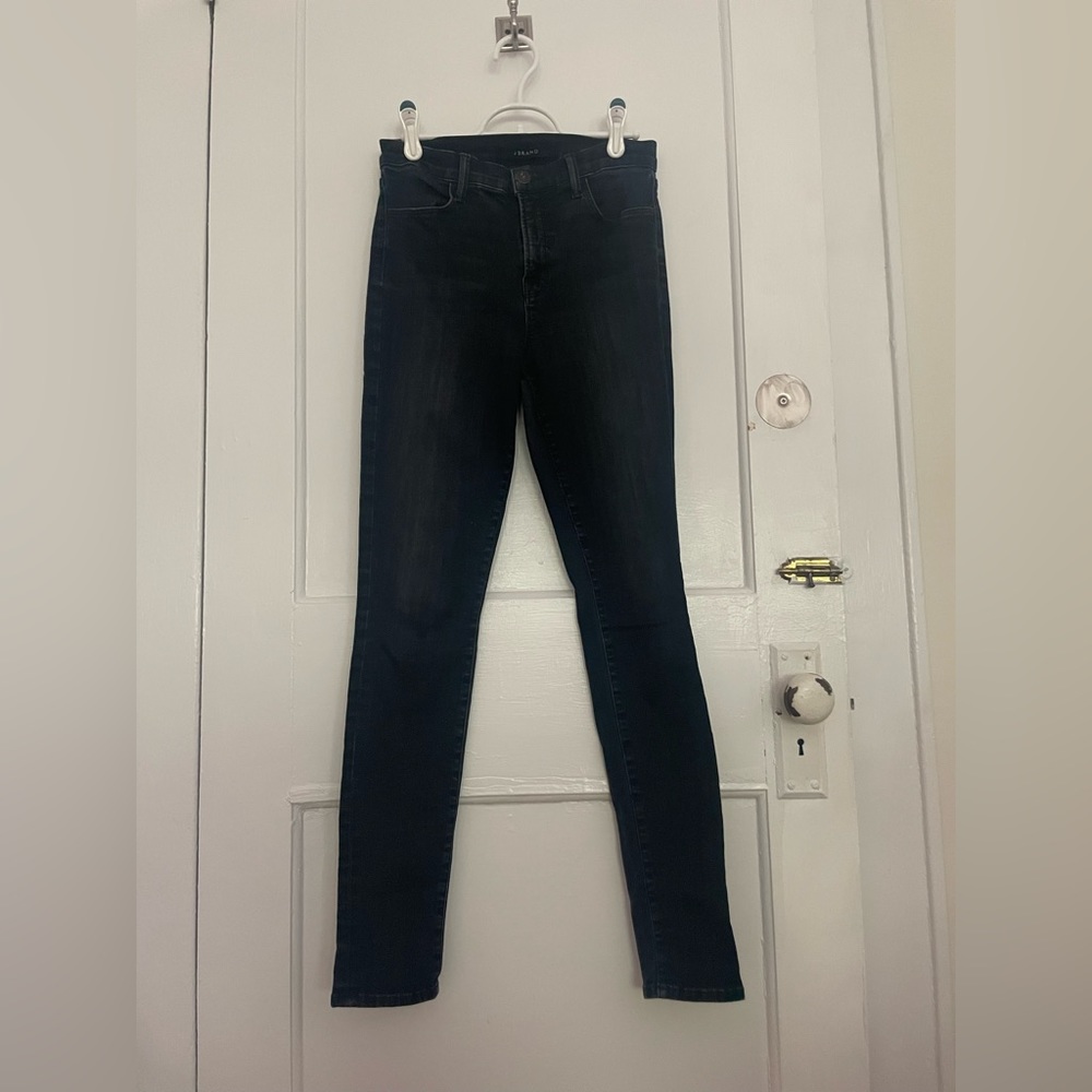 J Brand high rise skinny jeans. Size 28.